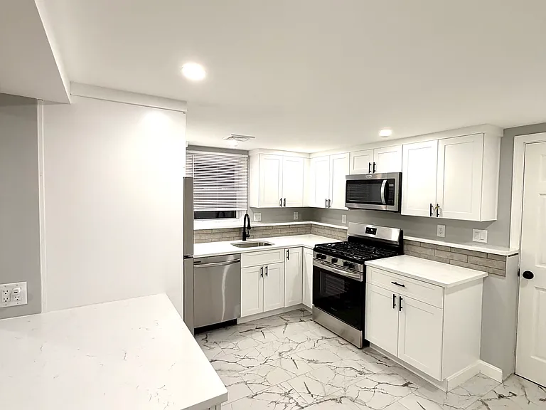2 Blueview Rd #1 — Photo 3