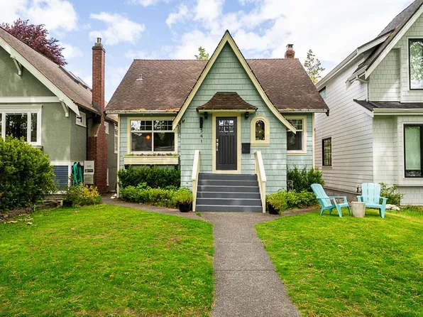 341 W 22nd Ave, Vancouver, BC V5Y 2G3