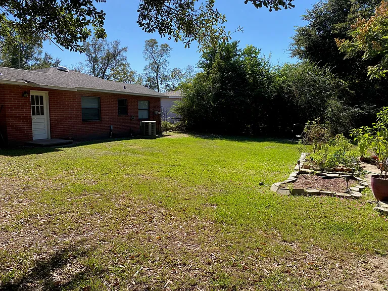 10 Ivanhoe Ave — Photo 21