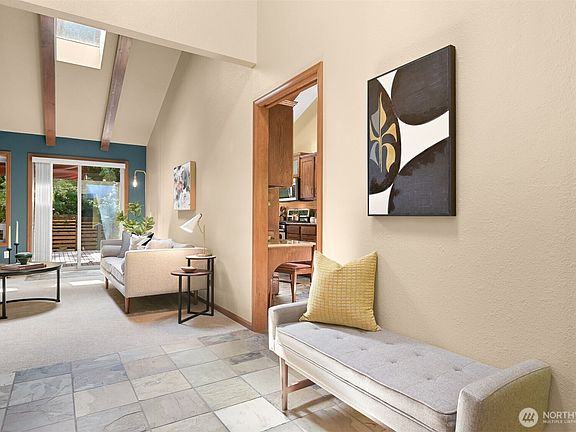 4th image of 3208 Iowa Drive
