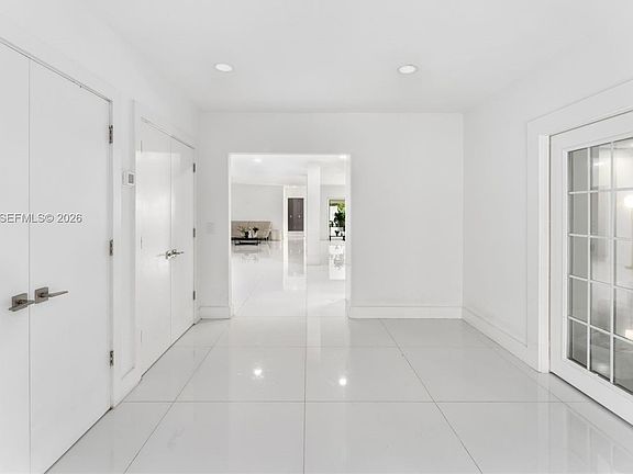 3rd image of 400 SW 24th Rd