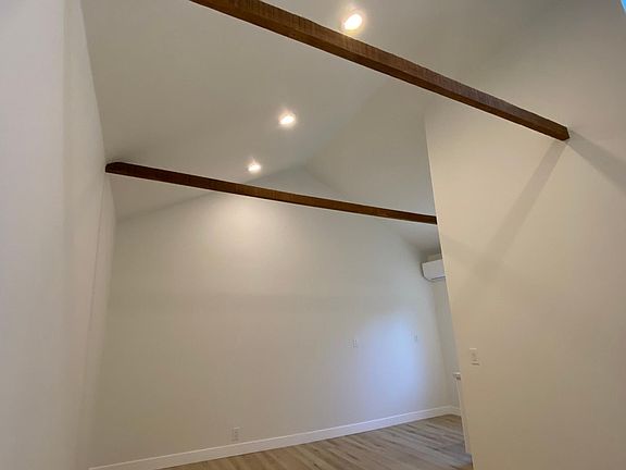 4th image of 808A Burchett St