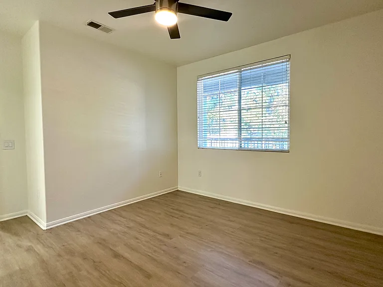 Creek View Condominiums — Photo 73