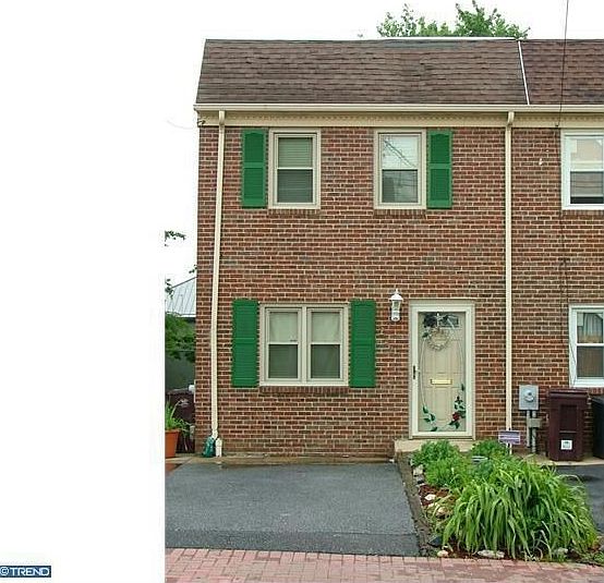 1st image of 222 N Ford Ave
