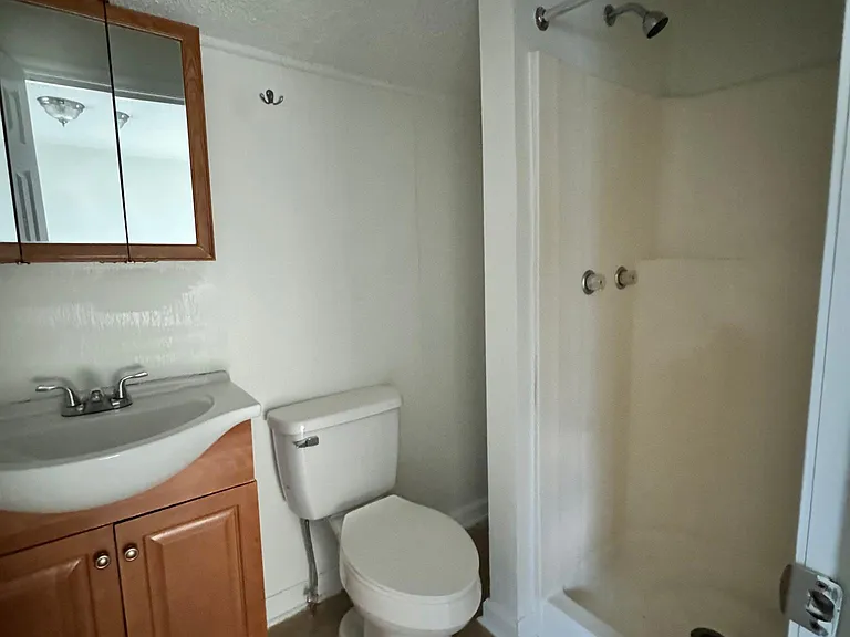 609 N Logan St — Photo 9