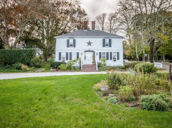 152 Main St, Tisbury, MA 02568