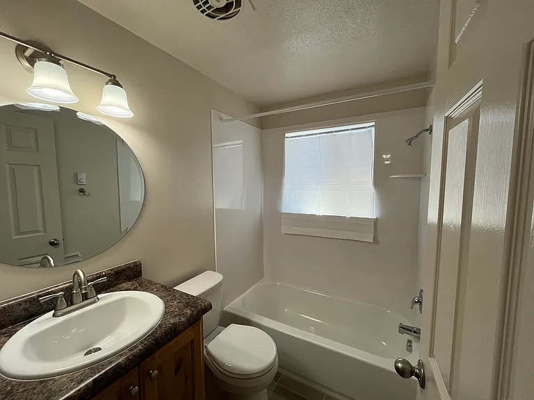 460 N 50 E — Photo 9