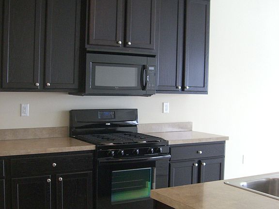 Classic Kitchen with 42" Wall Cabinets