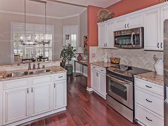 5th image of 533 Lakeway Dr
