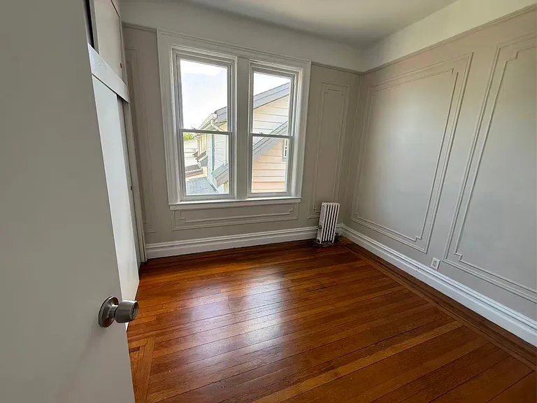 1512 Gillespie Ave #2R — Photo 4