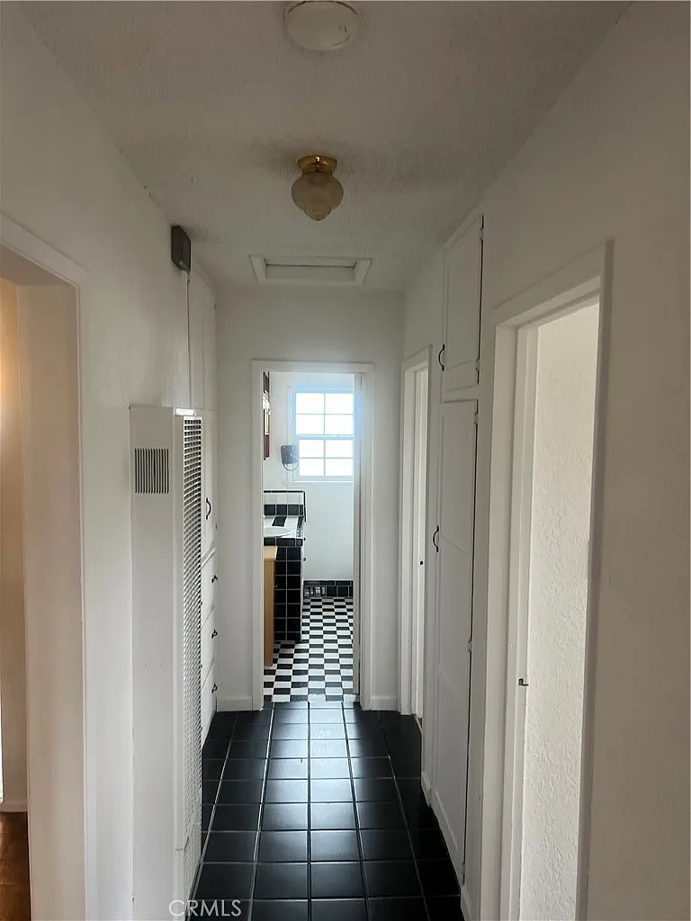 2 bed, 964 sqft, $2,095 — Photo 4