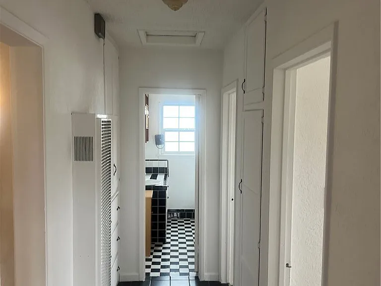 543 Flores St — Photo 4