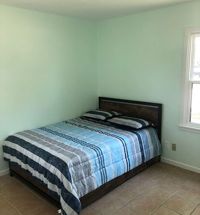1st image of 1502 Yorktown Dr #C