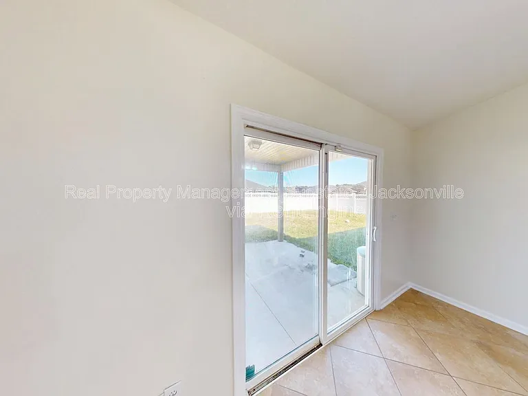 630 Glendale Ln — Photo 9