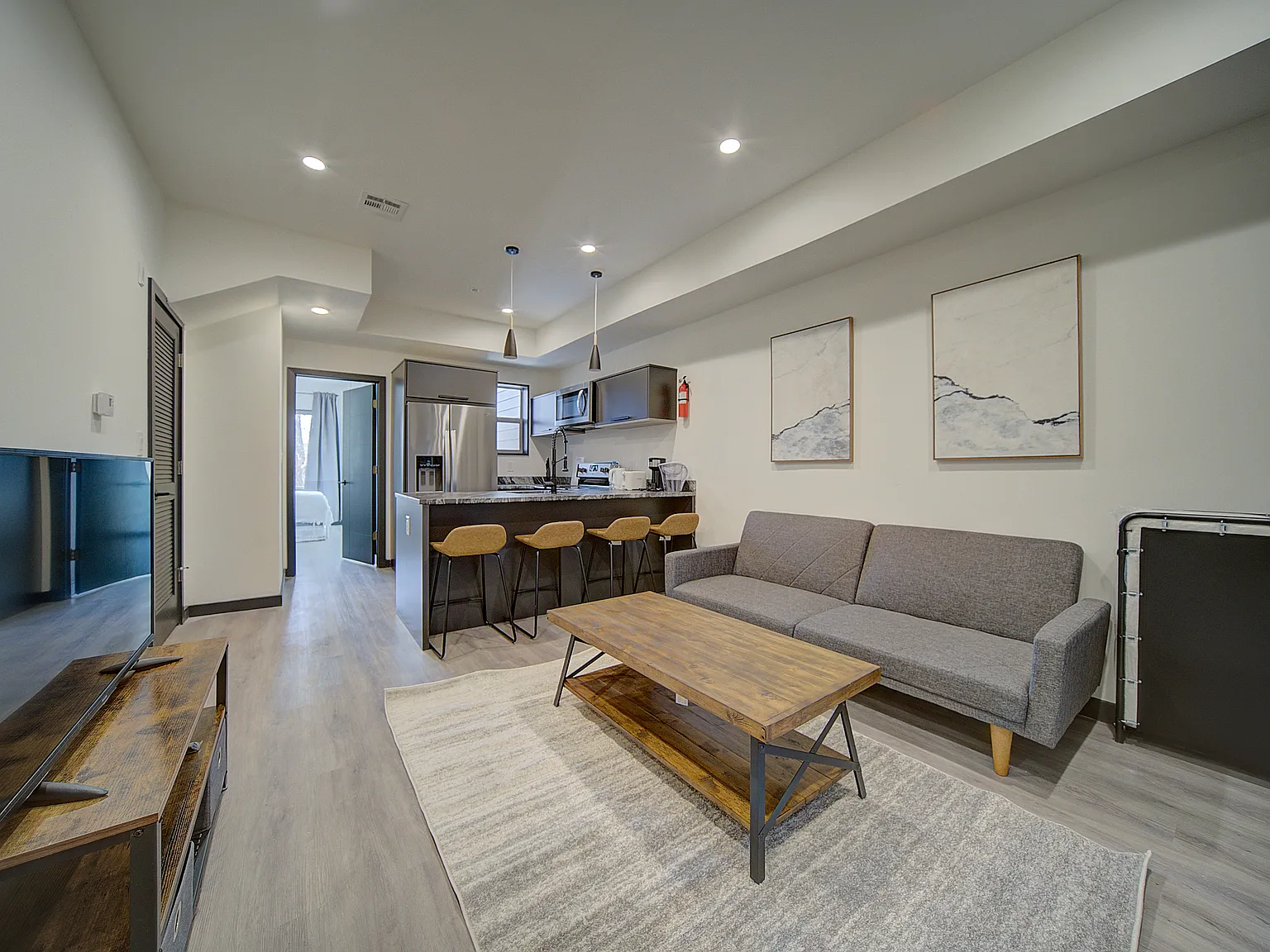 3 bed, 3.0 bath, 1250 sqft, $2,940 — Photo 2
