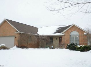 1625 Sturbridge Dr NE, Louisville, OH 44641
