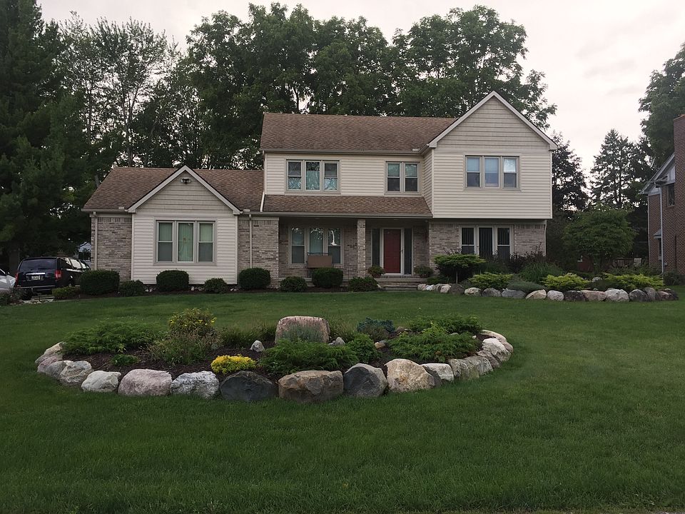 1st image of 53257 Eastbourne Dr