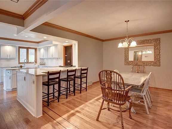5th image of 1105 Barnwood Ln