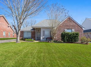 18321 Lake Indigo Dr, Baton Rouge, LA 70817