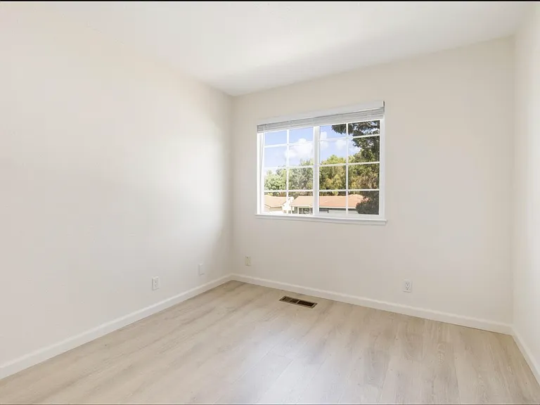 5491 Demerest Ln — Photo 10