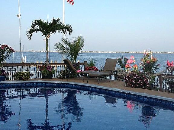 Sweet tranquility by the bay
