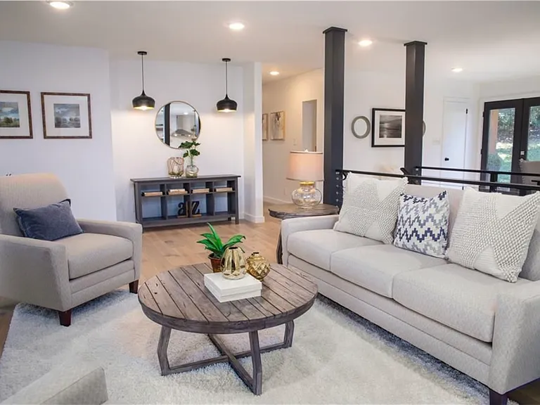 414 Shorecrest Dr — Photo 8