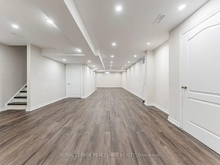 152 Flagstone Way — Photo 43