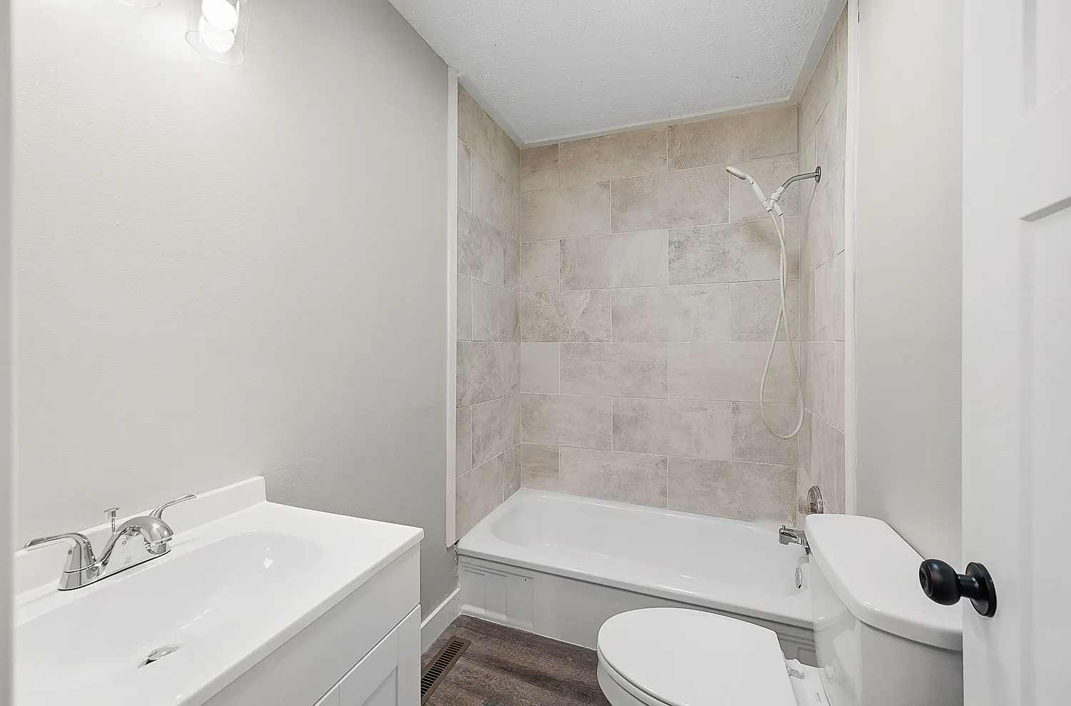 2 bed, 840 sqft, $1,200 — Photo 1