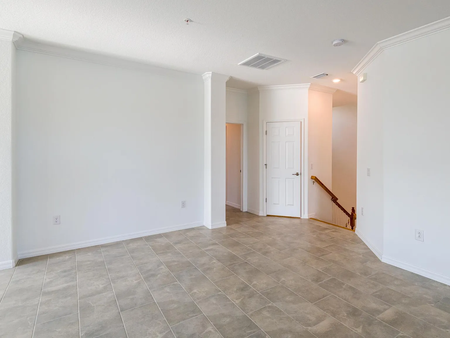 3 bed, 2187 sqft, $2,800 — Photo 3