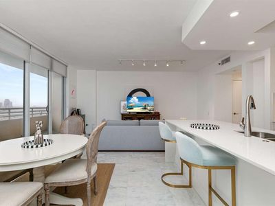 808 Brickell Key Dr #2703, Miami, FL, 33131