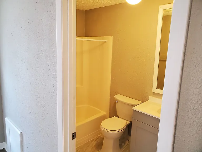 1825 E New York Ave — Photo 8