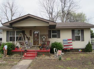 338 E Davis St, Piggott, AR 72454