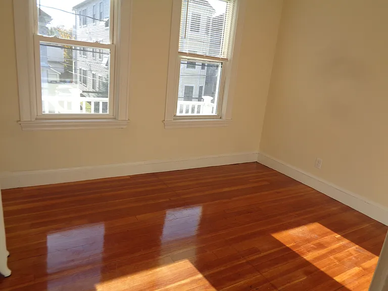 Wilson Ave — Photo 24