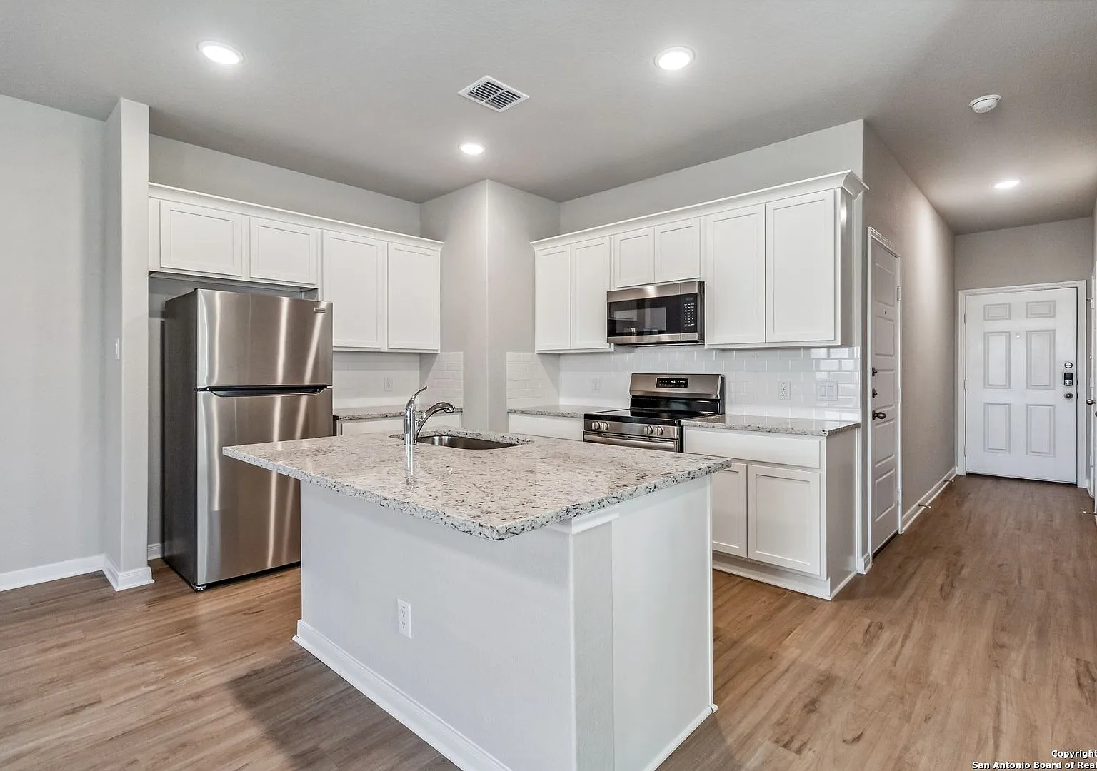 Luxury Townhome in Abbott Run! — Photo 4
