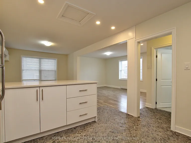 35 Donald St #3 — Photo 7