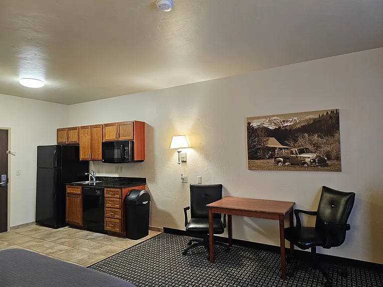 Legend Apartments — Photo 12