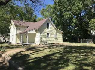 831 Laramie St, Manhattan, KS 66502