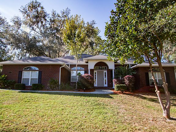 2nd image of 931 NW Savannah Cir