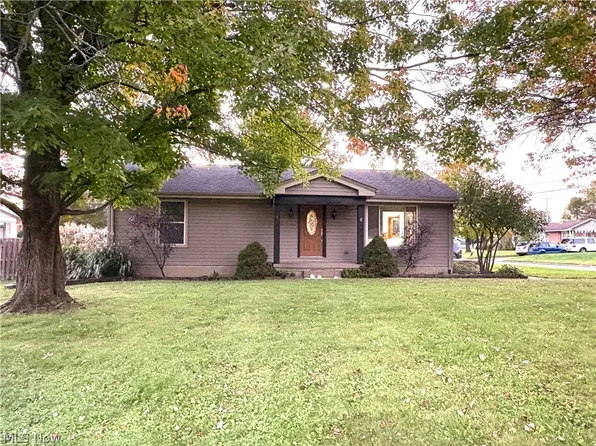 4532 Deopham Green Dr, Youngstown, OH 44515