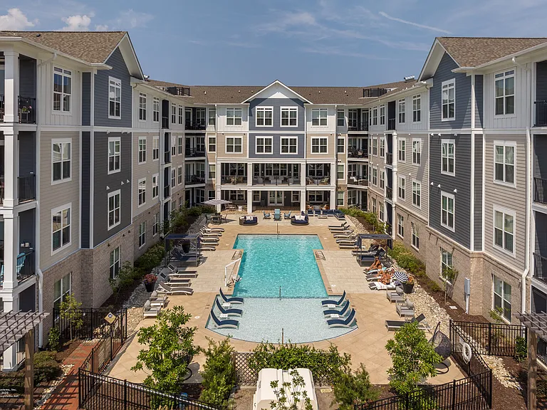The Pearl at Marina Shores — Photo 36