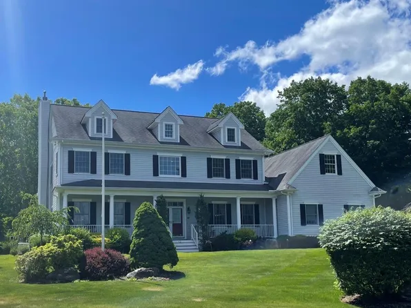 12 Meadowview Lane, Carmel, NY 10512