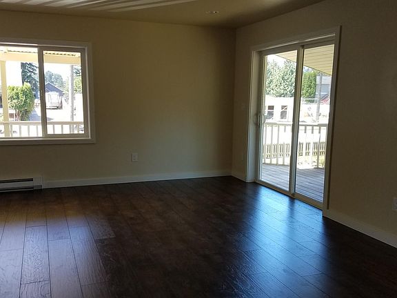 3rd image of 625 Pine Ave