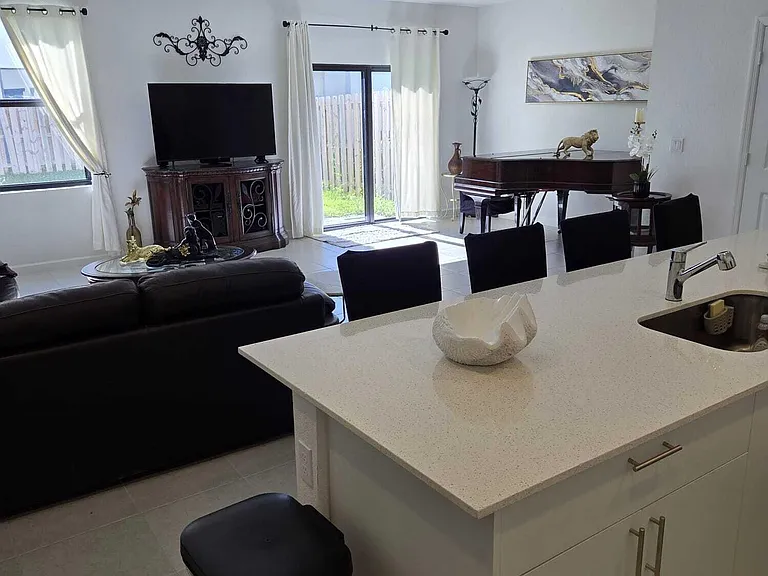 4917 Peacock Way #5838 — Photo 9