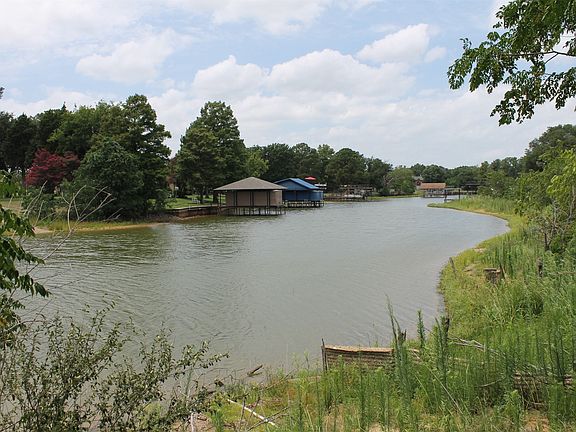 3rd image of 312 Lazy Cane Ranch Rd