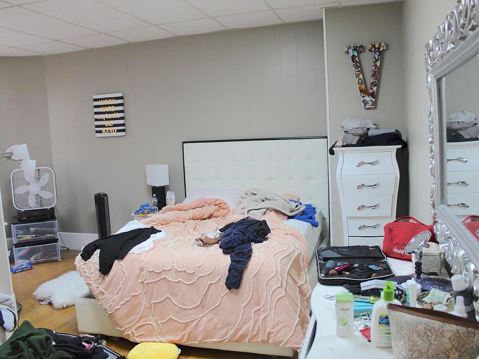 2nd image of 876 Beacon St #19TT