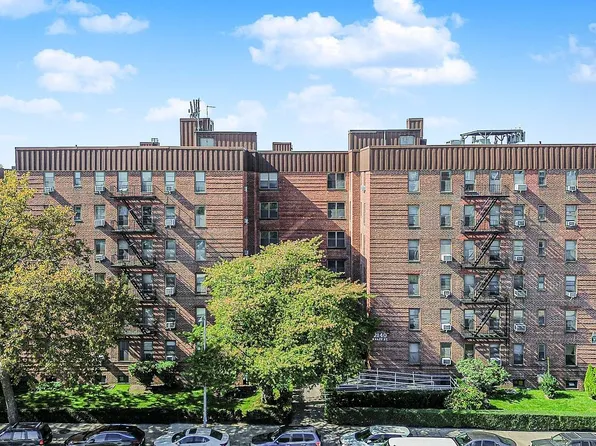 2140 Knapp St APT 4D, Brooklyn, NY 11229