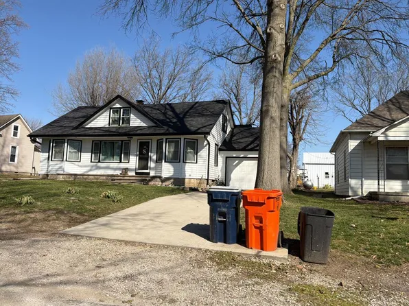 111 E Arabella St, Wellington, MO 64097