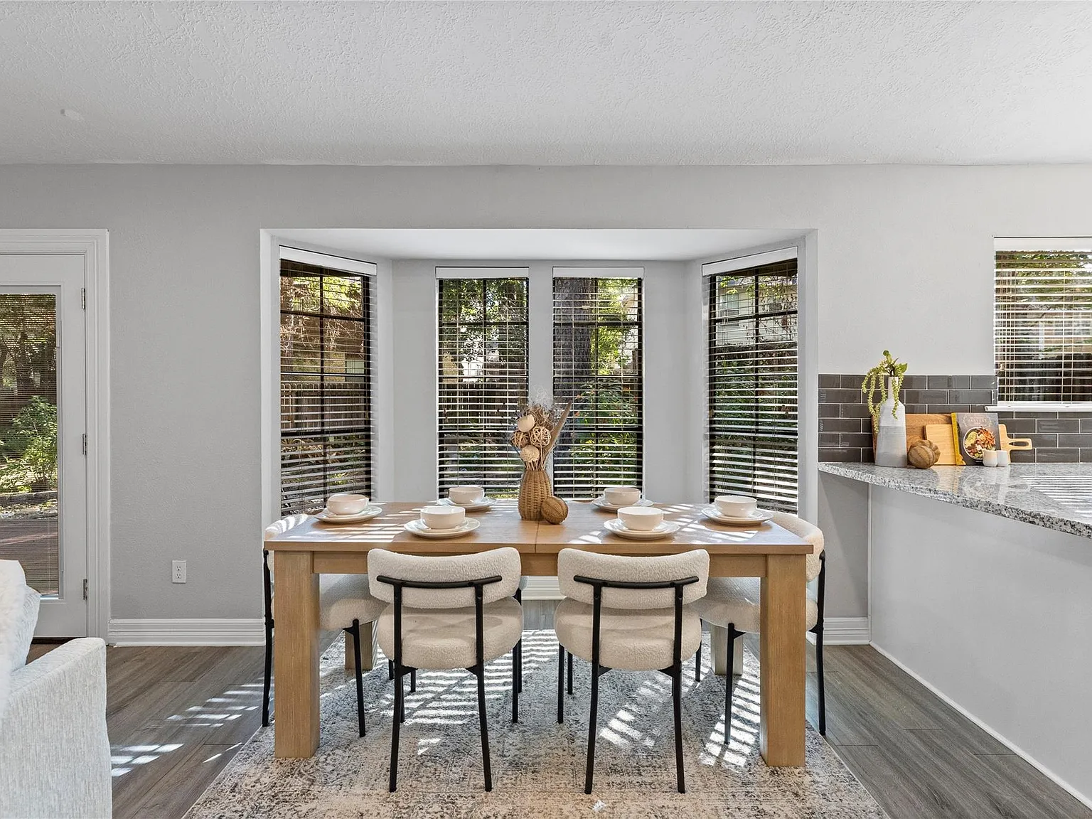 3 bed, 2.0 bath, 1534 sqft, $3,400 — Photo 2