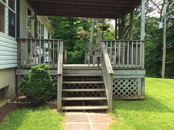Walkway to front deck