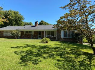 1030 Strange Rd, Lenoir City, TN 37772